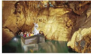 balade en barque dans les grottes de bettharam