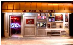 la main au panier