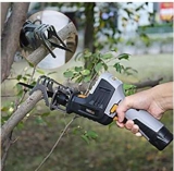 Pas chère à moins de 37€ la scie sabre sans fil TACKLIFE